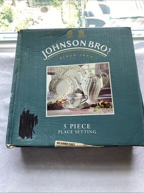 Vintage Johnson Bros Summer Chintz 5 Pc Place Setting England NIB